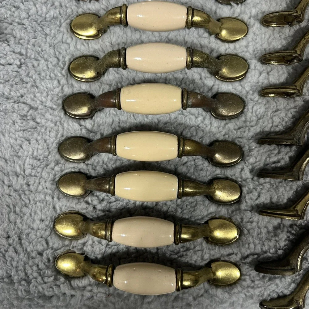Lot of 30VTG Cream Porcelain Brass 5 in‎ Pulls Drawer Cabinet Furniture